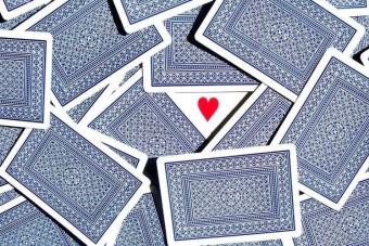 Способы погадать на отношения с мужчиной на игральных картах